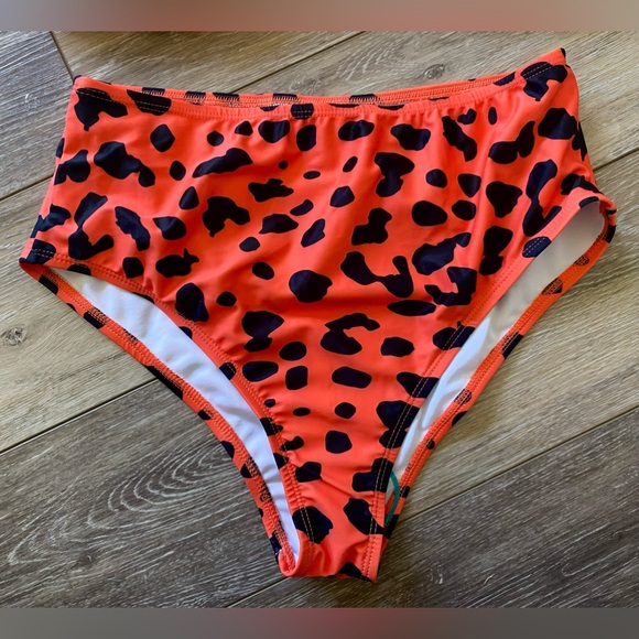 NWT BTFBM Leopard Print 2 pc Bikini Set - Orange and Black size Medium - Picture 10 of 13